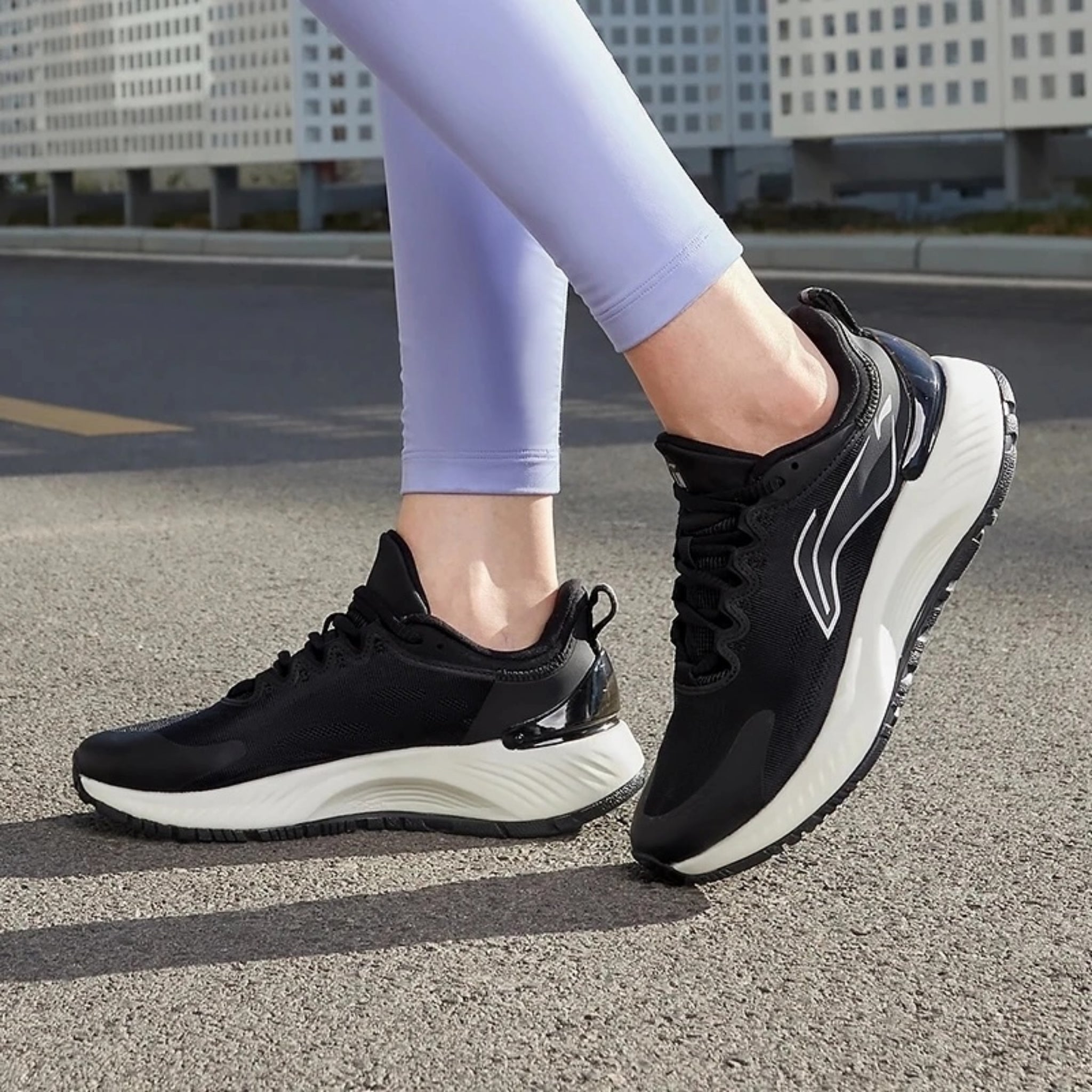 Li-Ning YueYing Cushion Black Dame