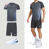 Li-Ning badminton T-shirt til mænd med perfekt pasform. Shop Looket 